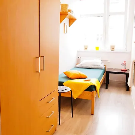 - Srodmiescie Hostel Gdynia